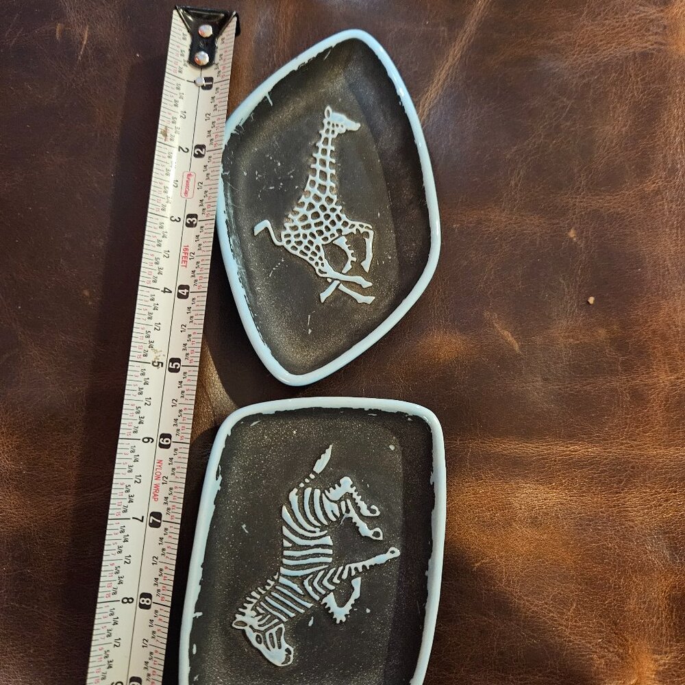 Wade Porcelain Giraffe and Zebra, black & blue Pin Tray